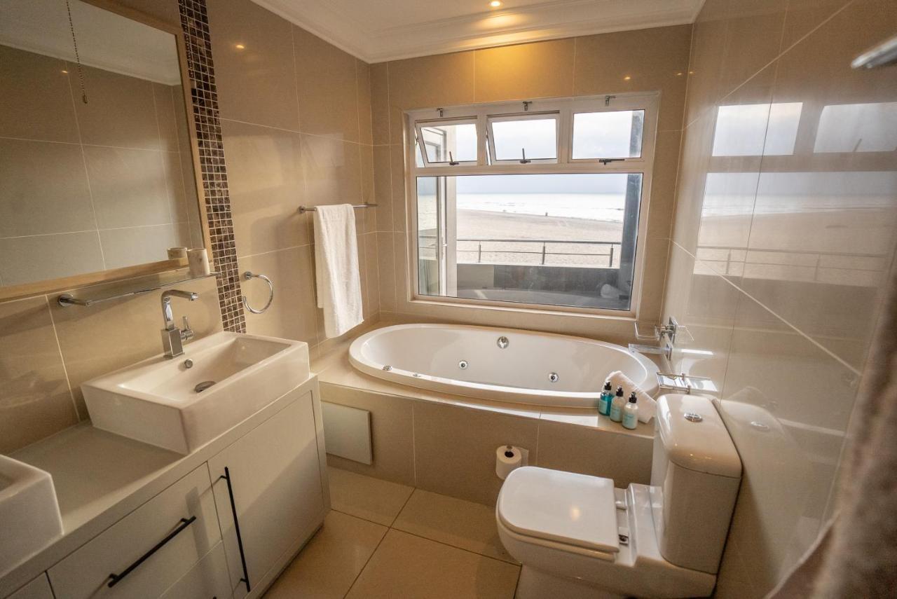 Deja Blue Beachfront Villa, Newly Renovated Langstrand Extérieur photo