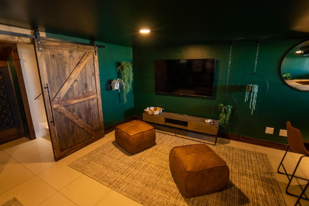Deja Blue Beachfront Villa, Newly Renovated Langstrand Extérieur photo